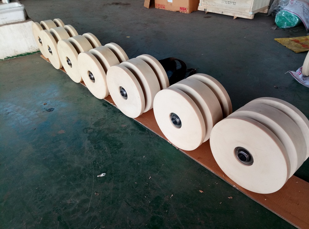 Nylon pulley with NSK bearing 2