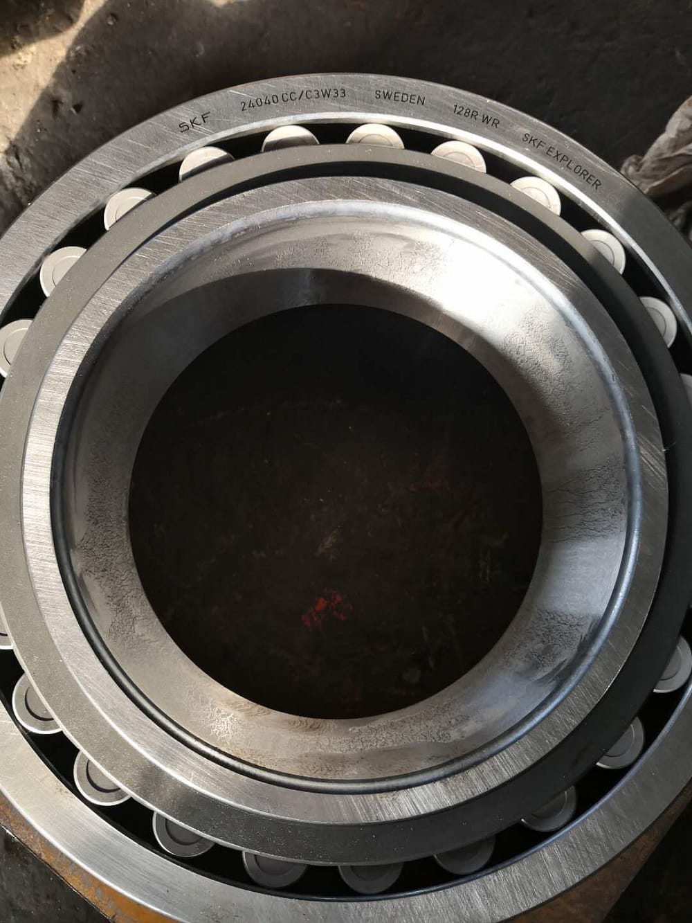 SKF BEARING 2